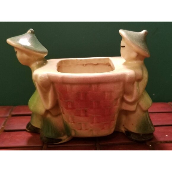 Vintage Ceramic Vase Planter Asian Men In Traditional Costumes - Picture 5 of 7